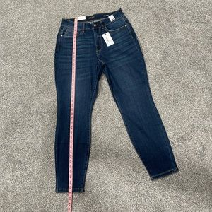 NWT Judy Blue relaxed jeans
